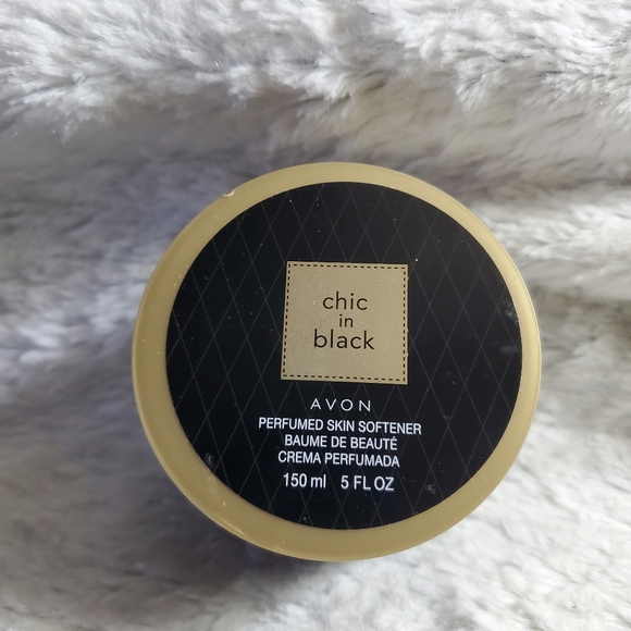 Avon Chic In Black Skin Softner - Picture 1 of 3